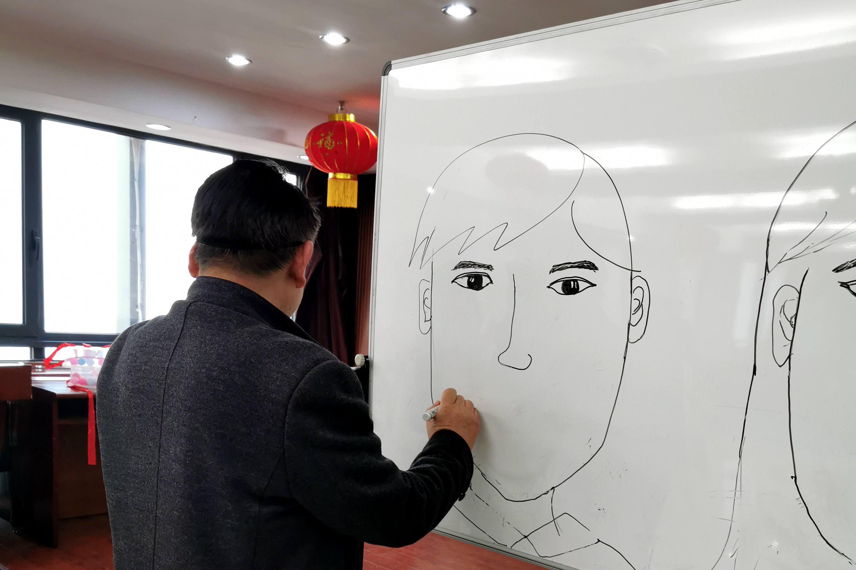 主任畫像.jpg 主任畫像.jpg